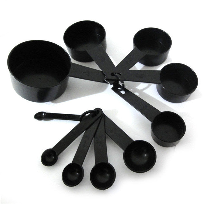 Black Plastic Measuring Cups